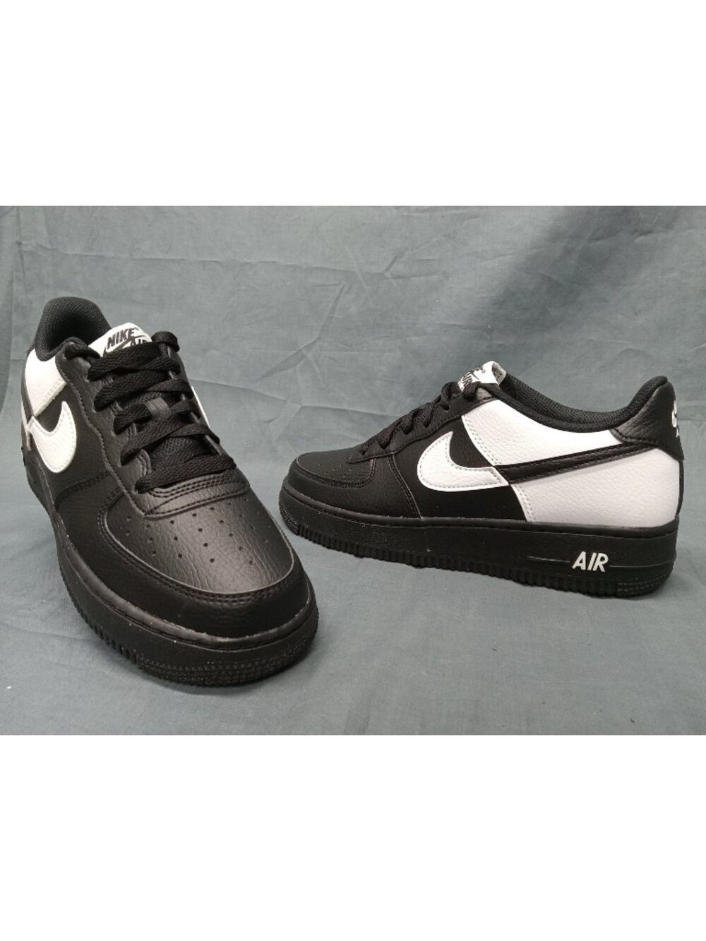 Nike Air Force 1 NN (GS) Sneakers Leather Black White Boys Size 5.5 FLOOR MODEL!